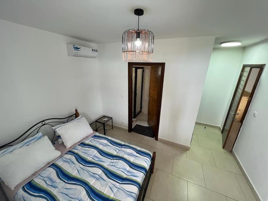 Appartement 2 Chambres Grande Terasse Meuble Mermoz Corniche